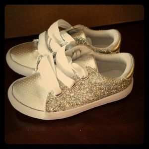 Girls shoes